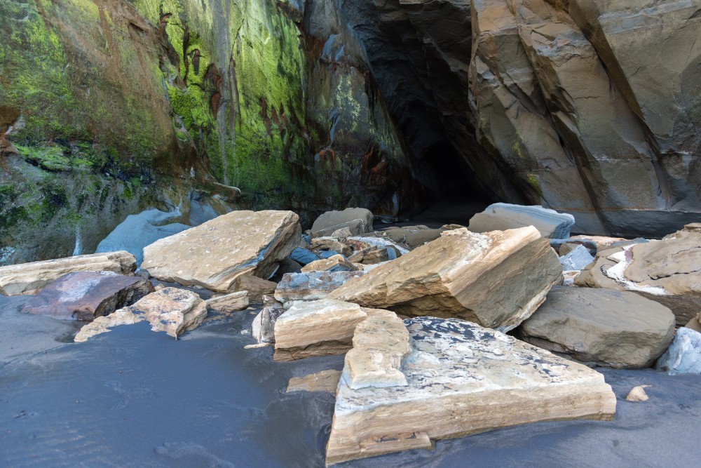 New Zealand, Rock in the Surf